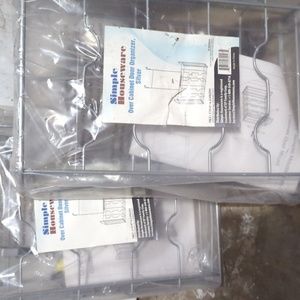 Simple houseware over cabinet door organizer